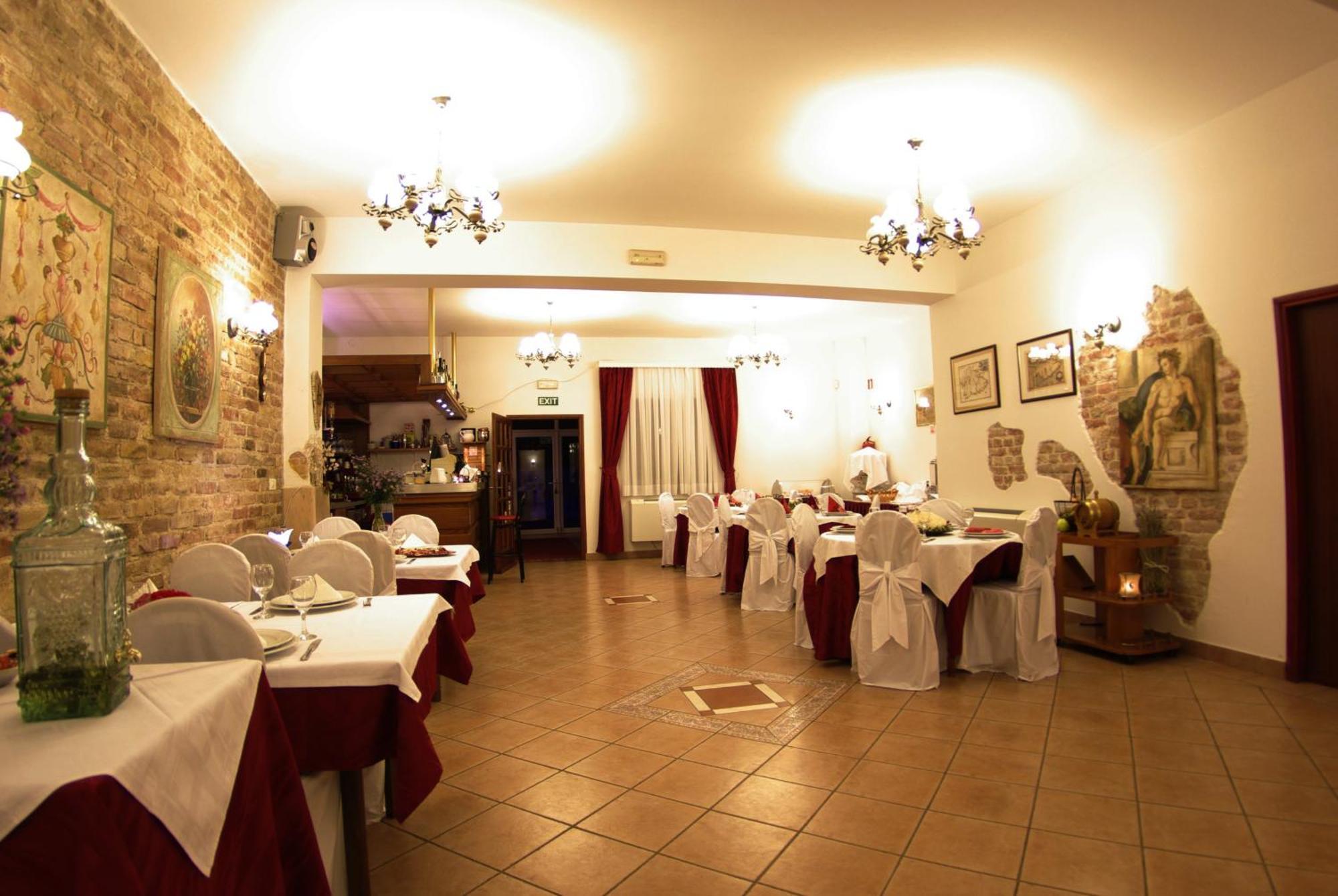 Hotel Aurora Pula Exterior photo